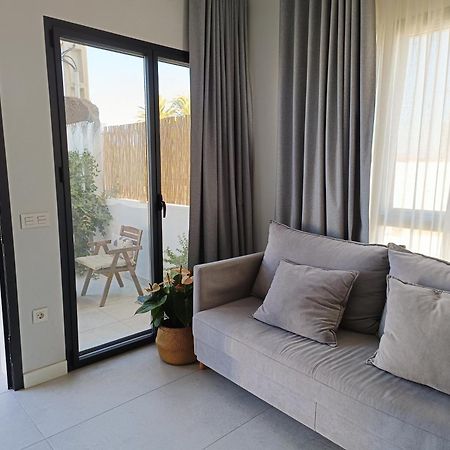 Apartamentos Madreselva Fernan Perez Esterno foto