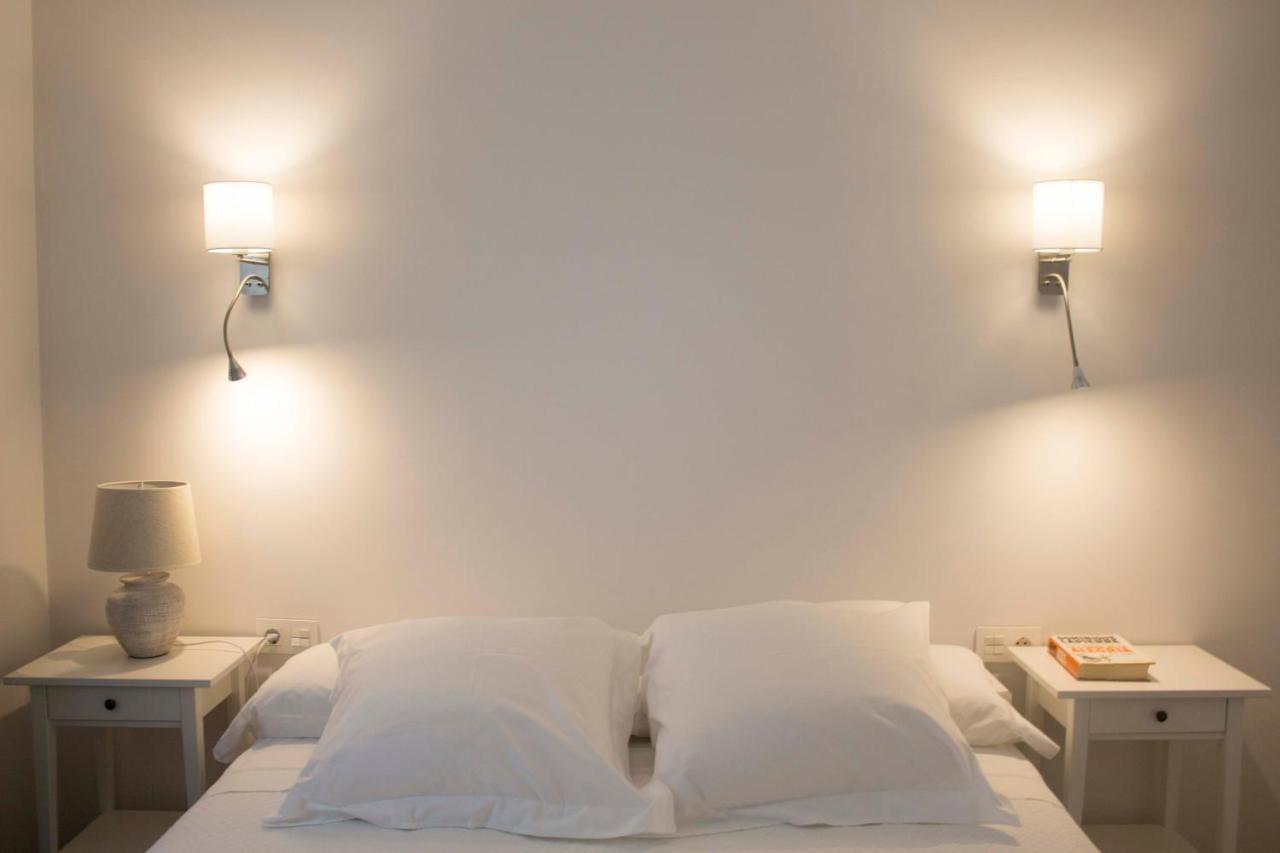Apartamentos Madreselva Fernan Perez Esterno foto