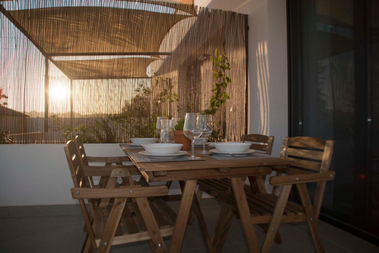 Apartamentos Madreselva Fernan Perez Esterno foto