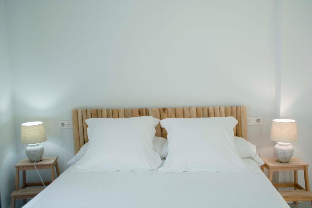 Apartamentos Madreselva Fernan Perez Esterno foto