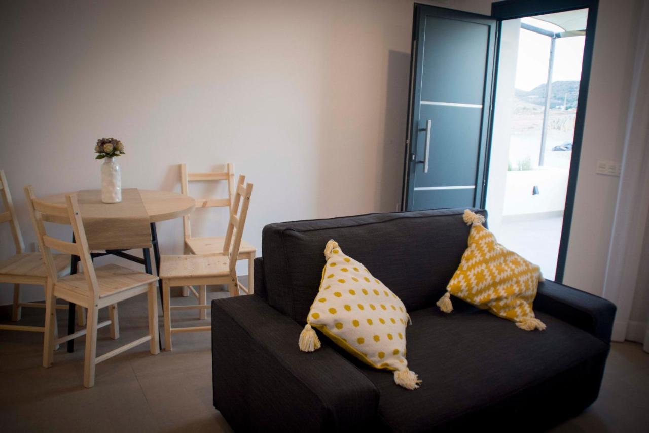 Apartamentos Madreselva Fernan Perez Esterno foto