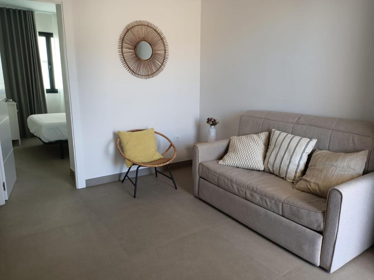 Apartamentos Madreselva Fernan Perez Esterno foto