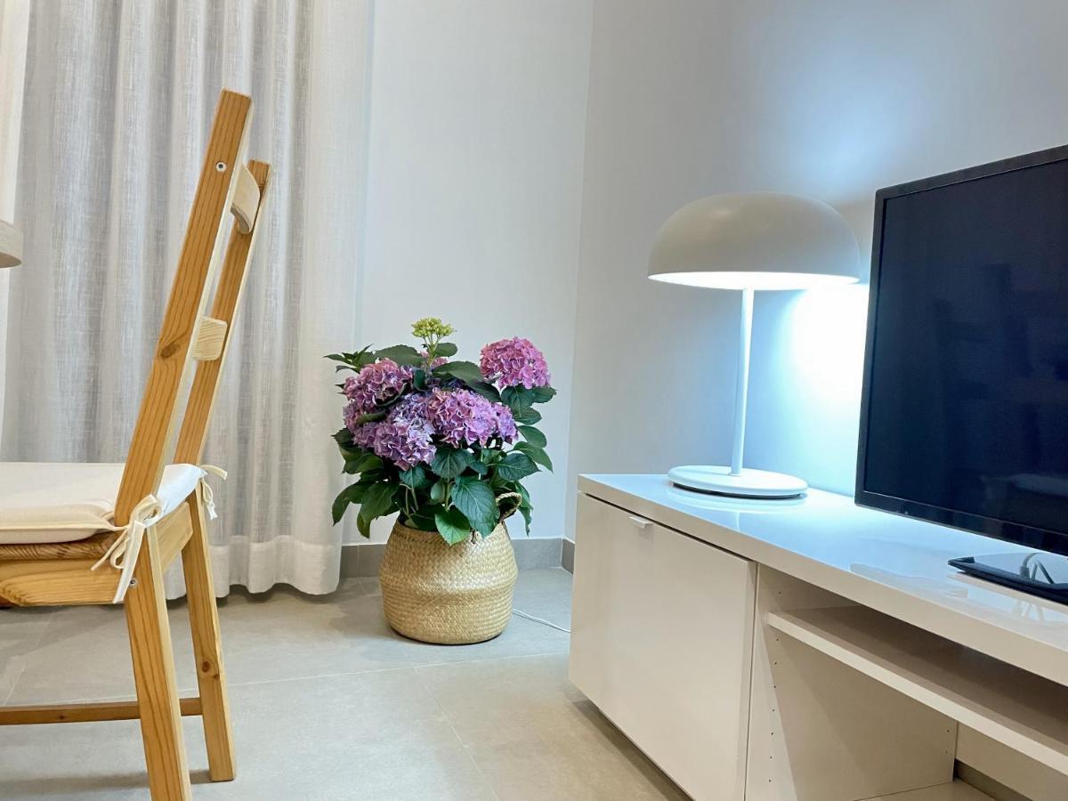 Apartamentos Madreselva Fernan Perez Esterno foto