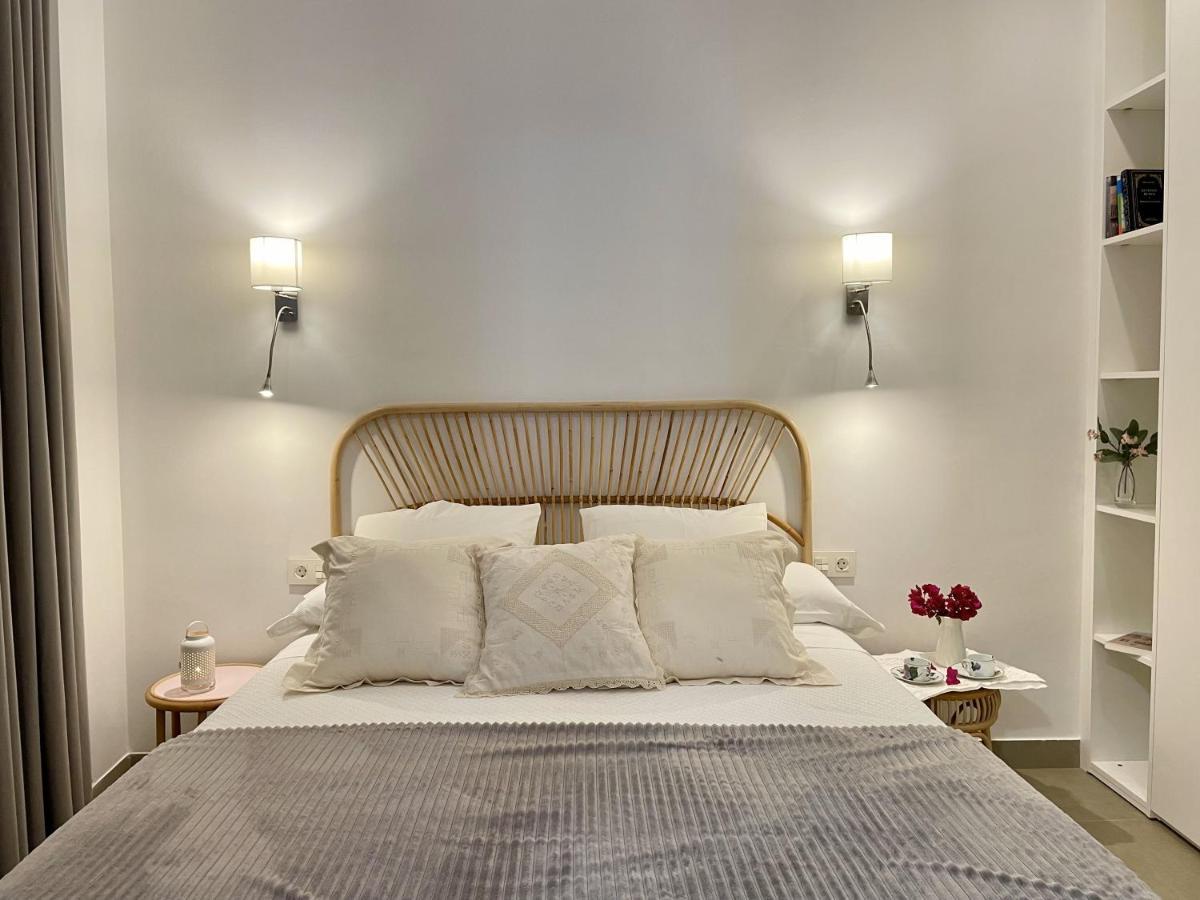 Apartamentos Madreselva Fernan Perez Esterno foto