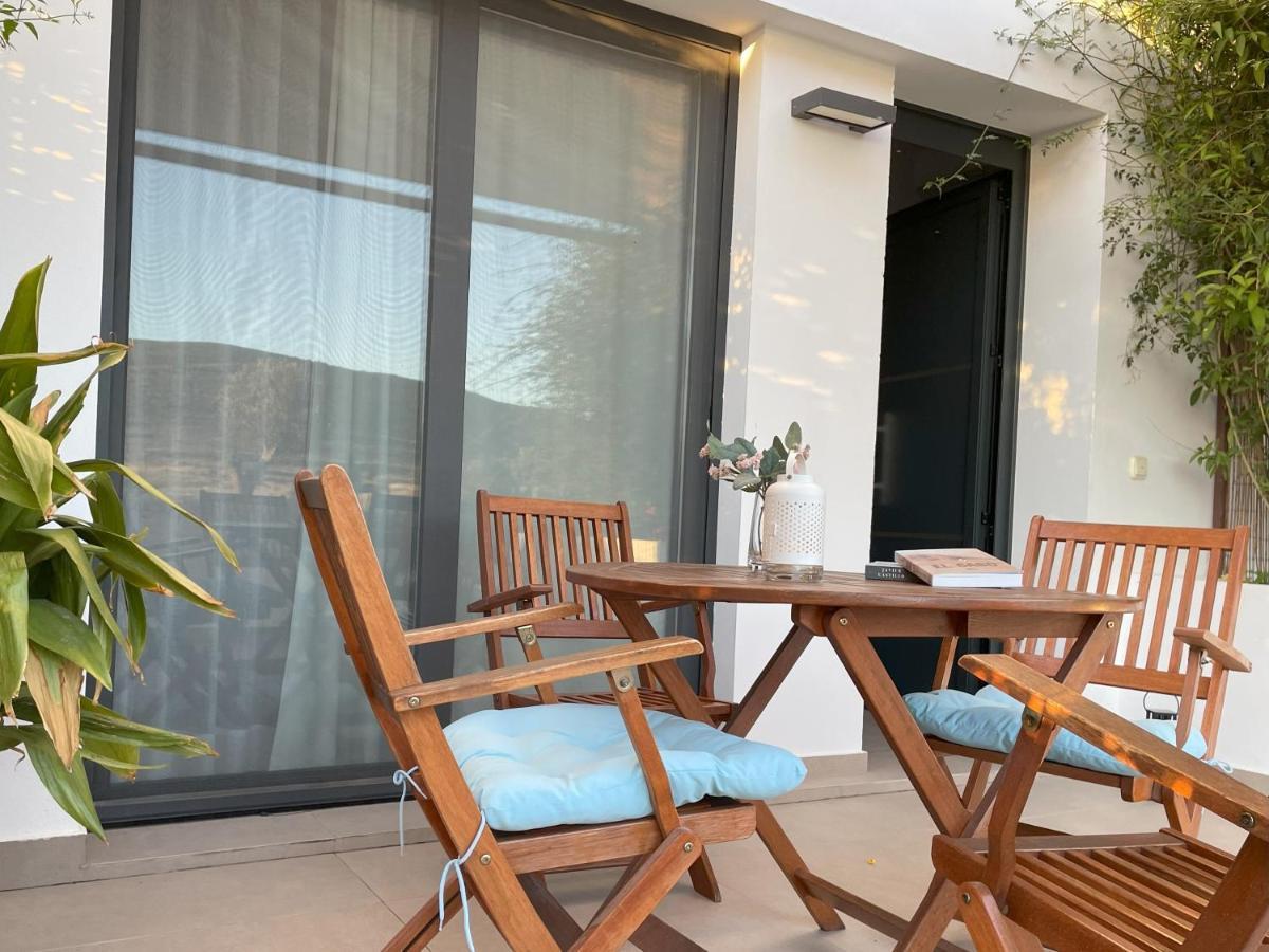 Apartamentos Madreselva Fernan Perez Esterno foto