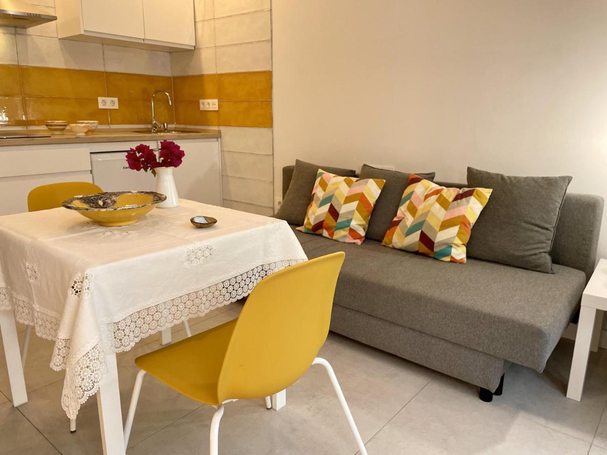 Apartamentos Madreselva Fernan Perez Esterno foto