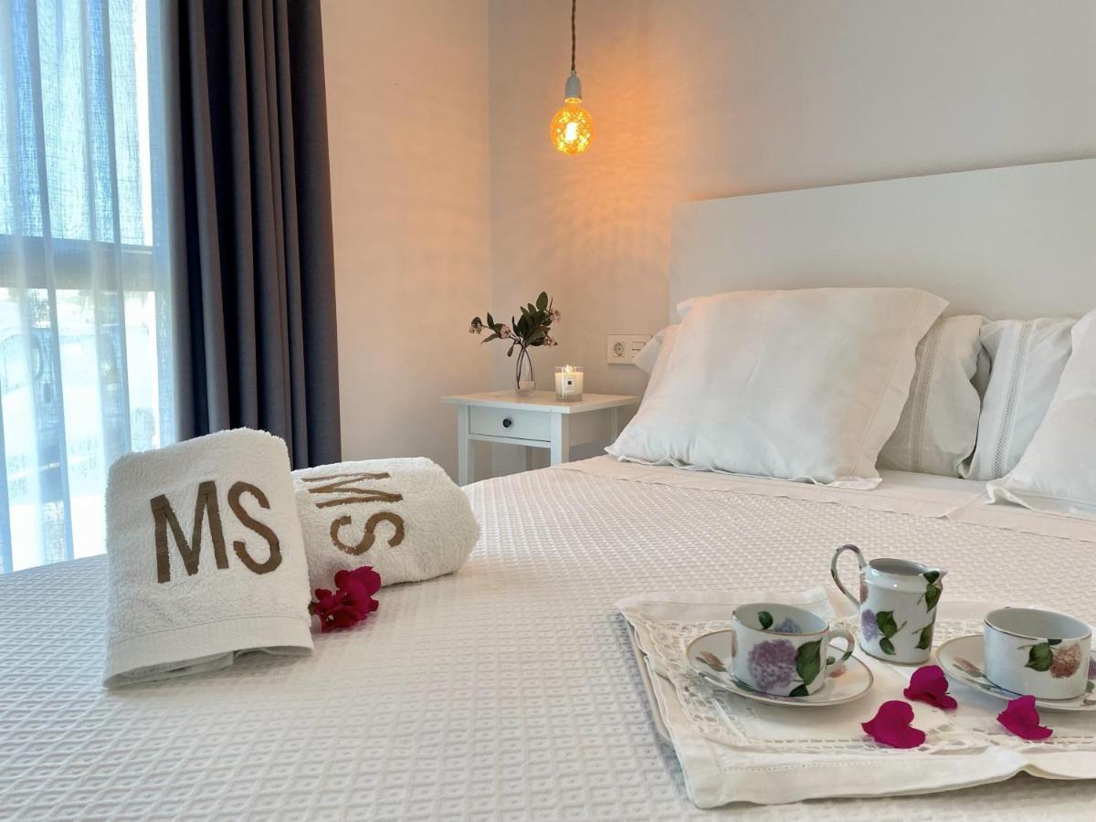 Apartamentos Madreselva Fernan Perez Esterno foto