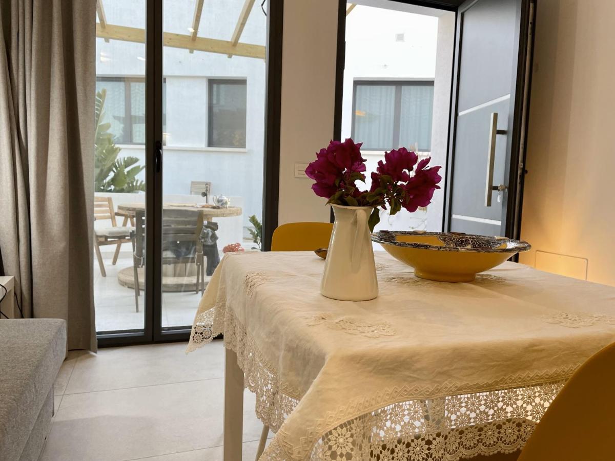 Apartamentos Madreselva Fernan Perez Esterno foto