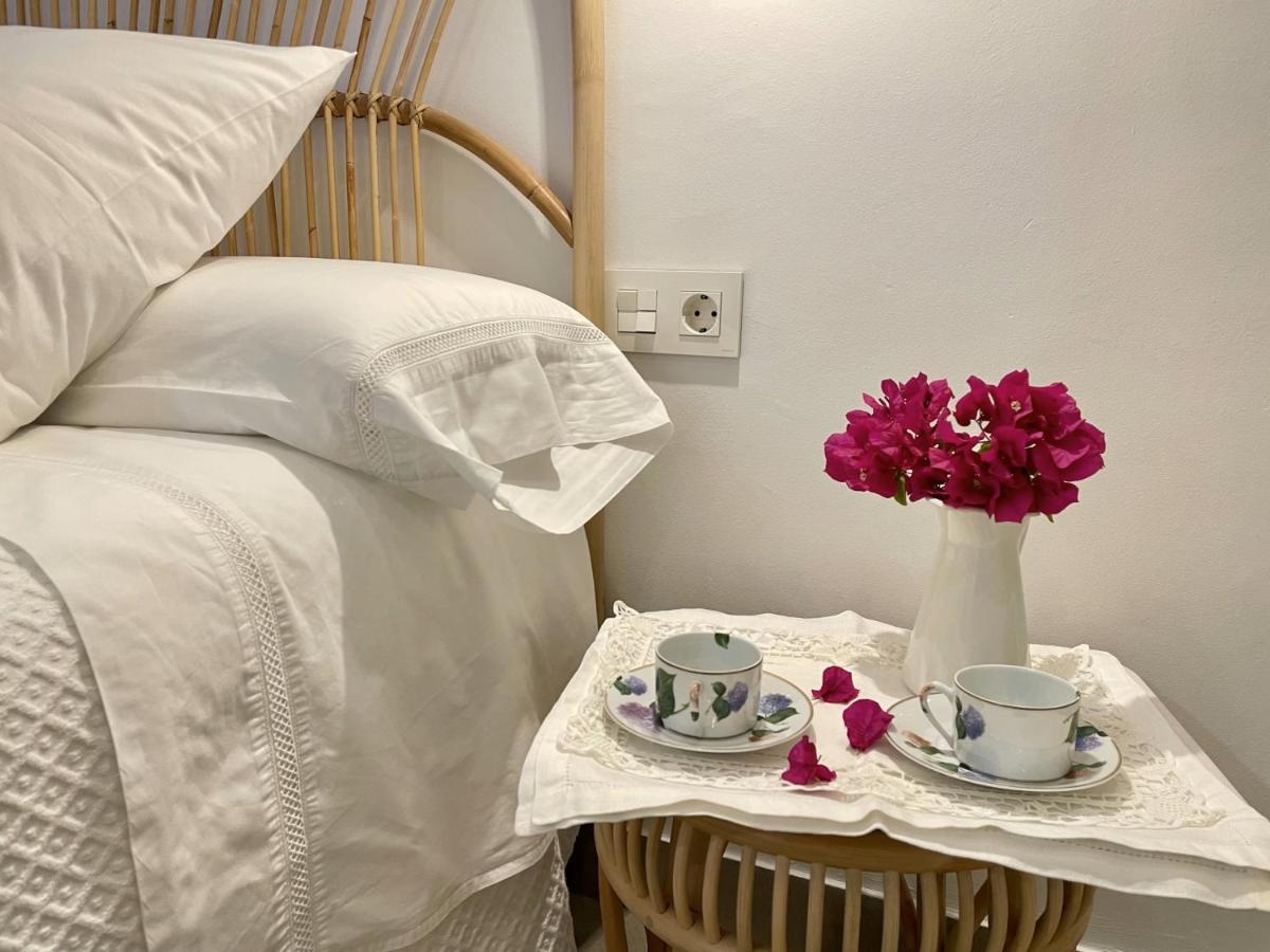 Apartamentos Madreselva Fernan Perez Esterno foto