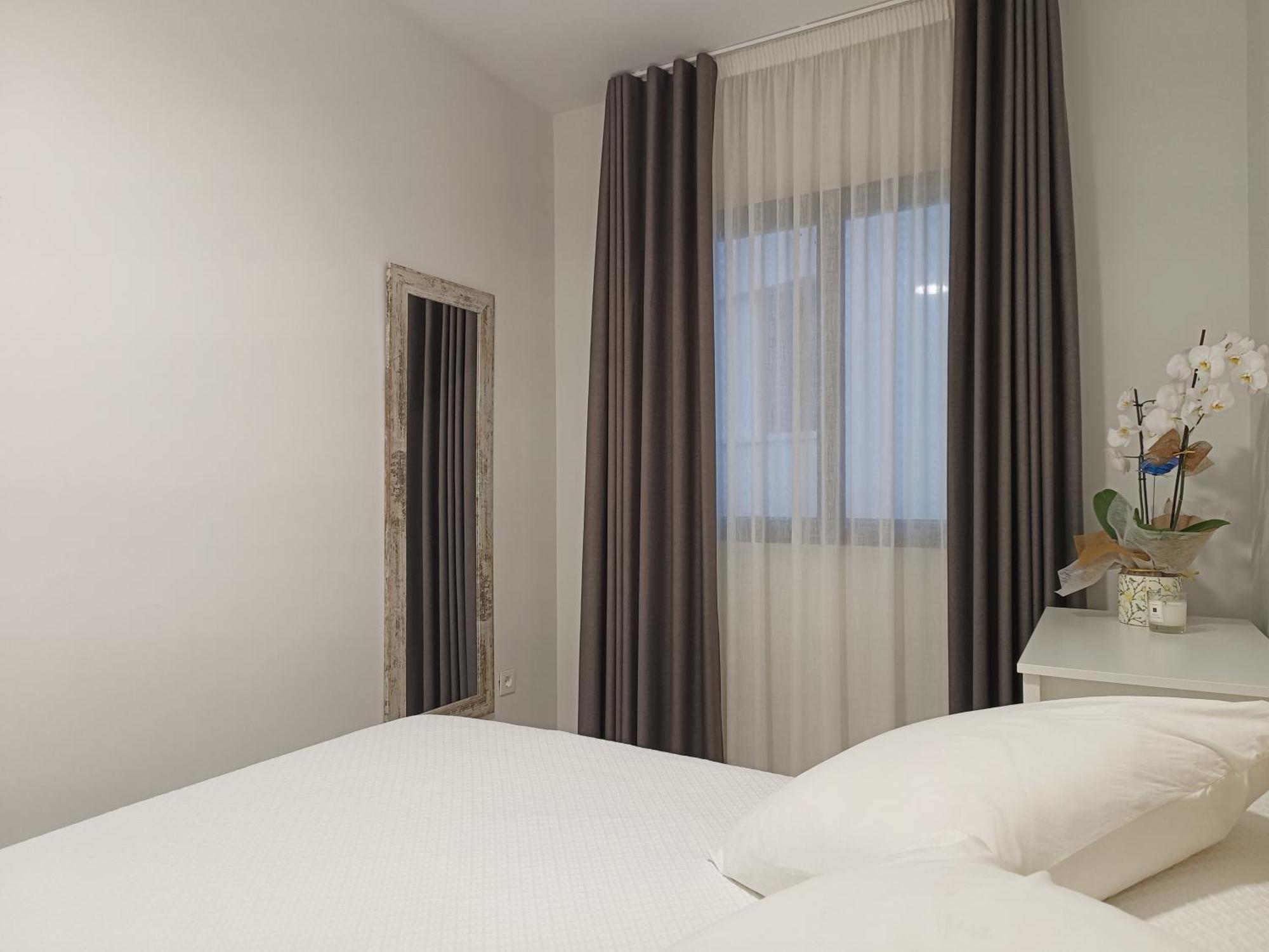 Apartamentos Madreselva Fernan Perez Esterno foto