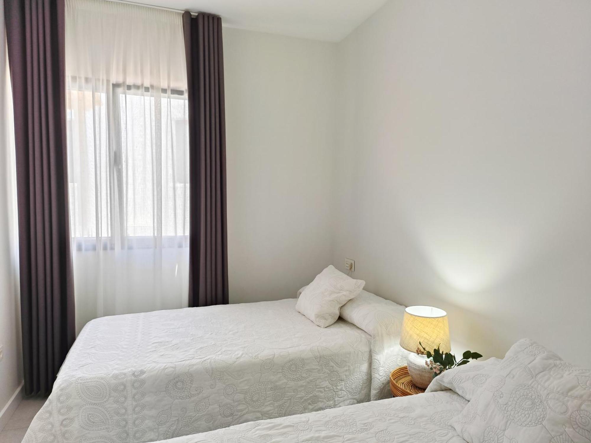 Apartamentos Madreselva Fernan Perez Esterno foto