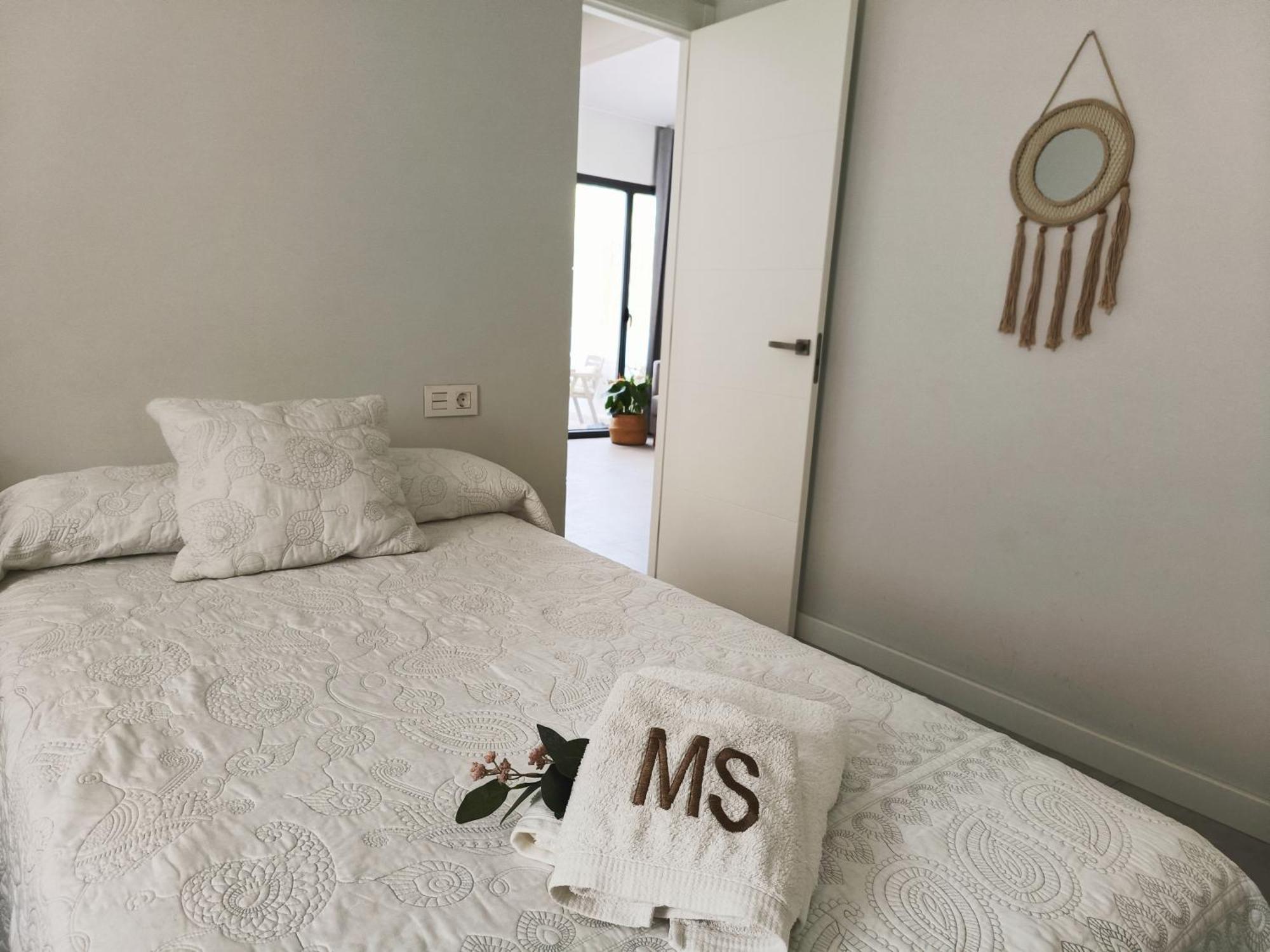 Apartamentos Madreselva Fernan Perez Esterno foto