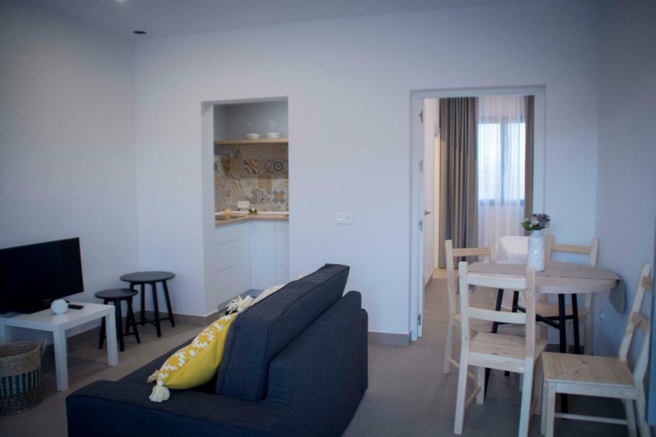 Apartamentos Madreselva Fernan Perez Esterno foto